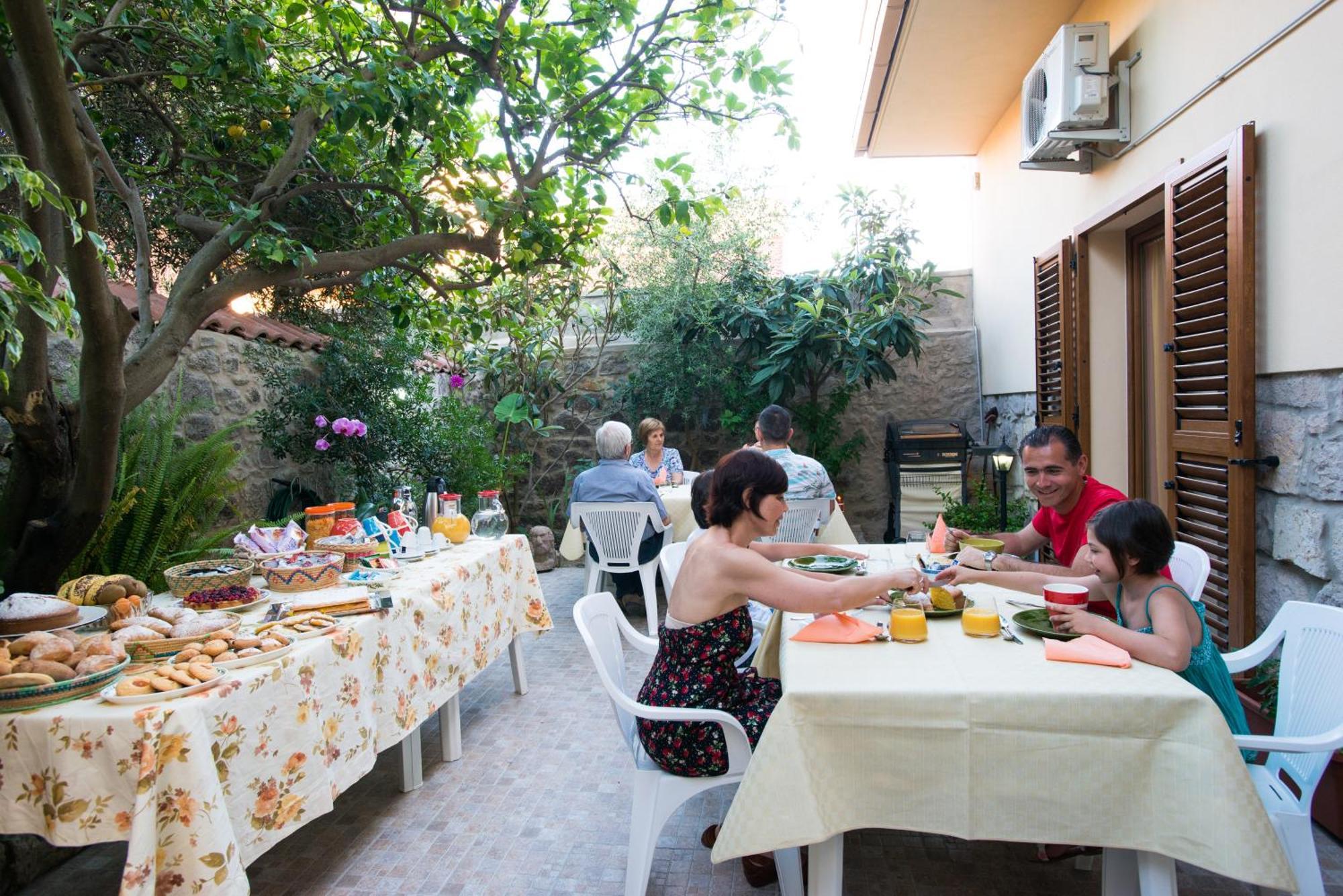 B&B L'Albero Dei Limoni Portoscuso Exterior photo